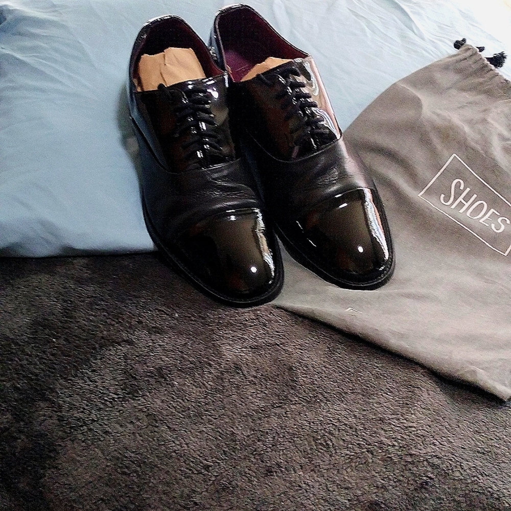 Men's patent leather dress shoes